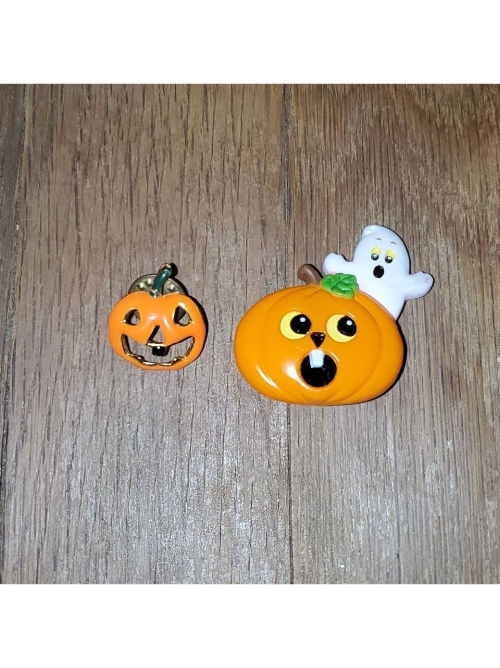 Lot of 2 Halloween jack-o-lantern ghost brooches